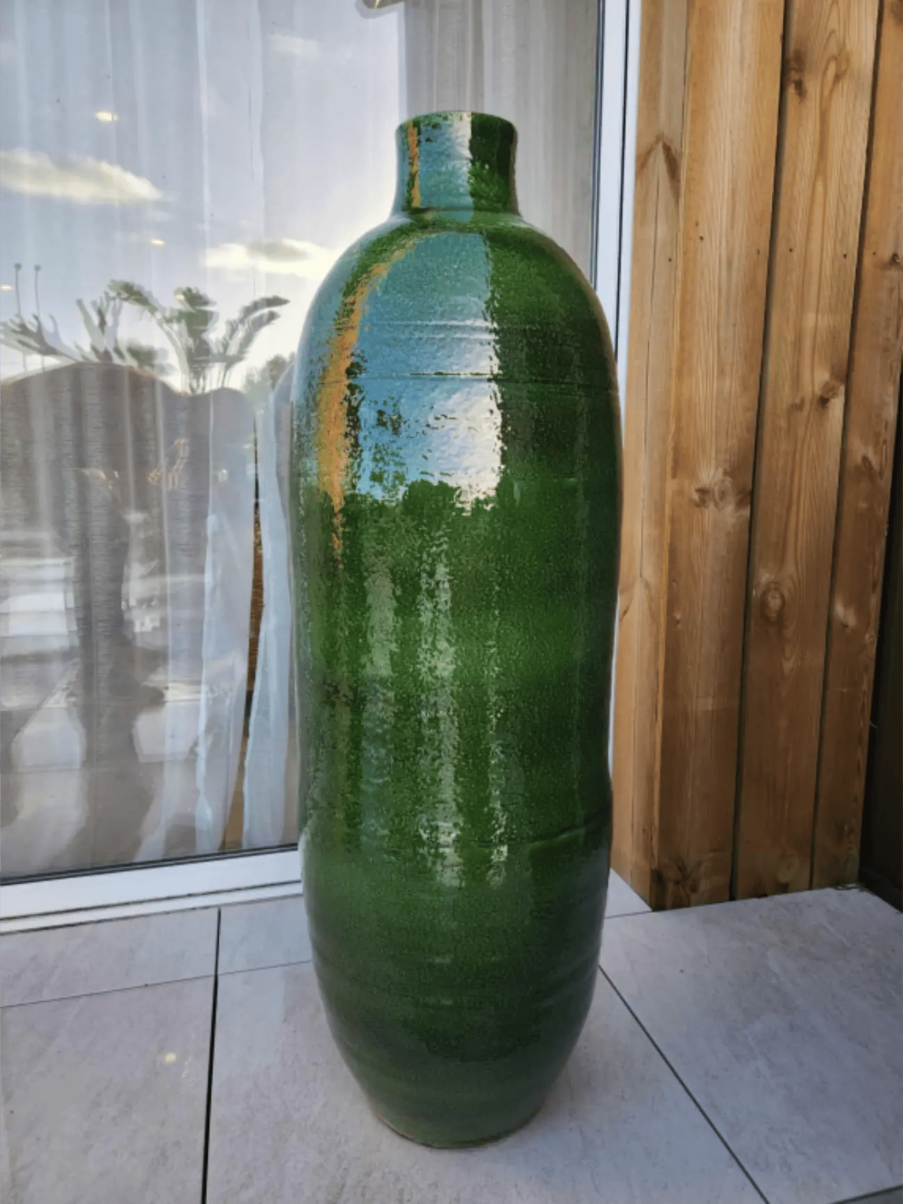 Vase vert intérieur contemporain