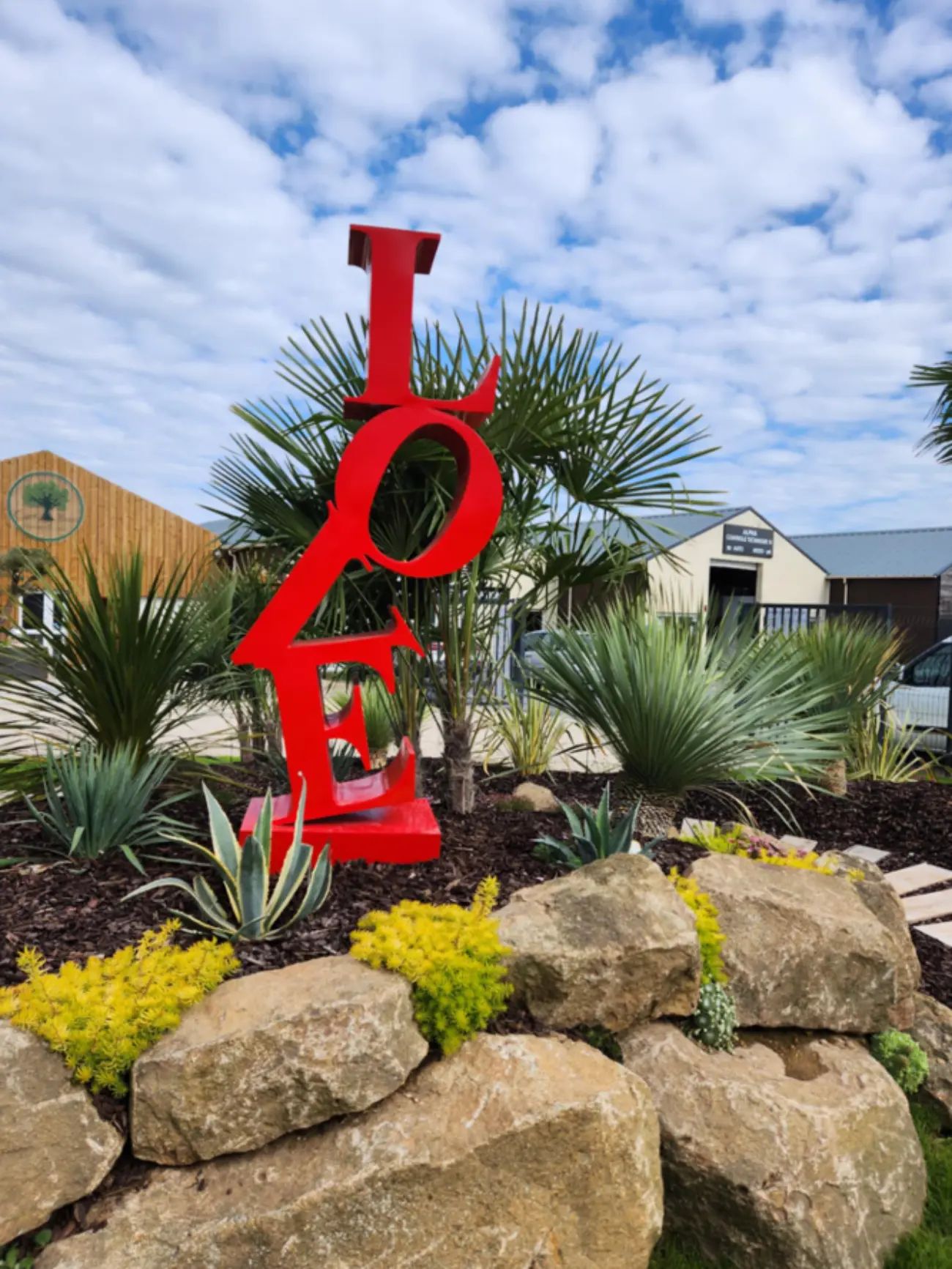 Décoration extérieure pour jardin sous forme d'écriture love