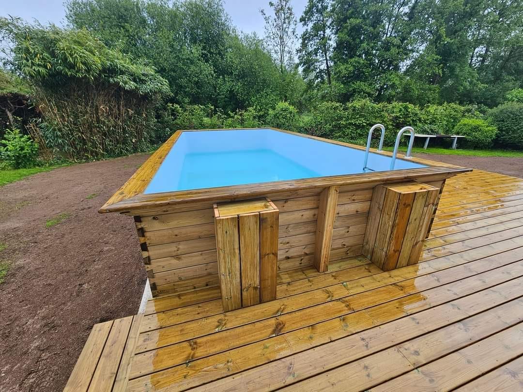 Piscine semi-enterrée en Normandie