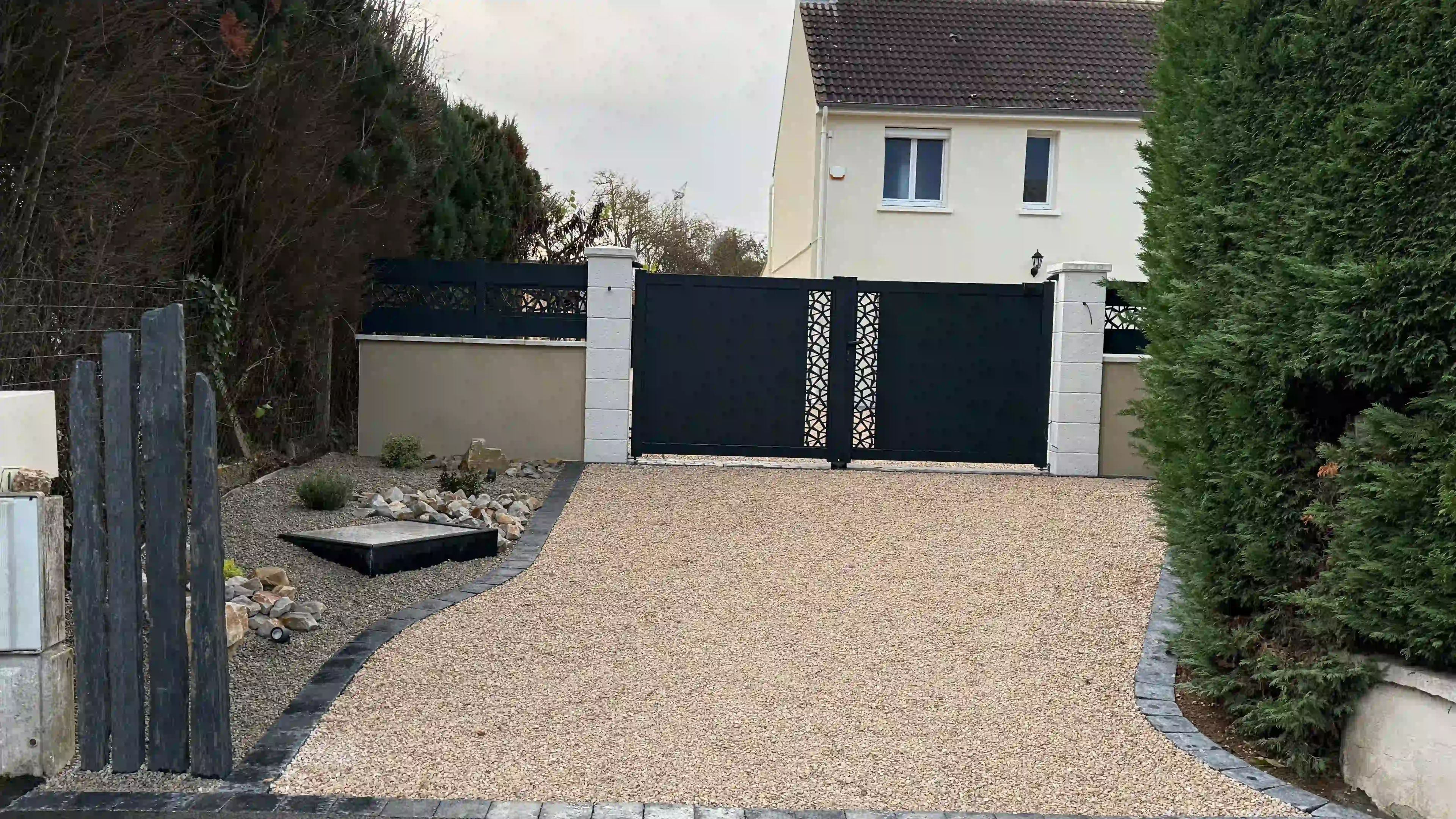 Pose de portail dans la région Caennaise.